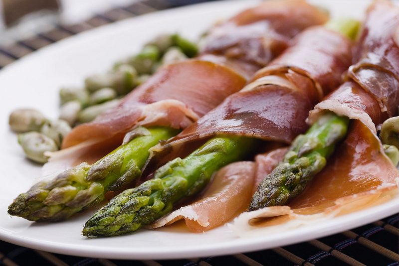 Asparagus and Ham Rolls Pásate a Serrano